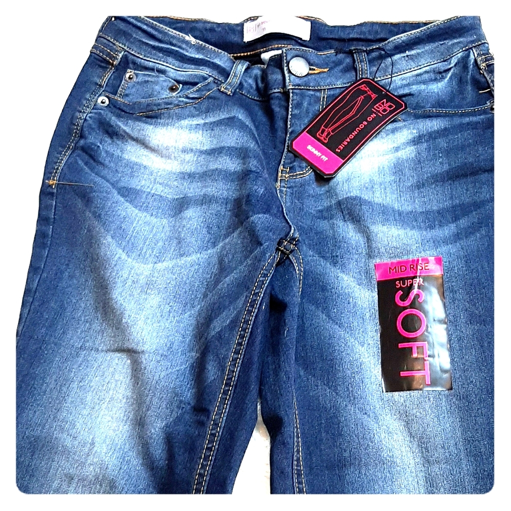 No Boundries Skinny Fit Mid Rise Jean's NWY J 11